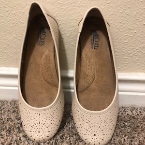 Cream white mountain flats